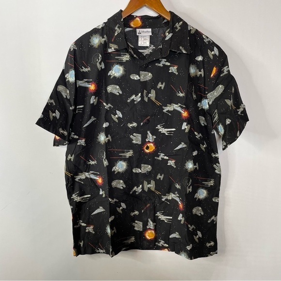 Disney Parks Stars Wars Short Sleeve‎ Button Down Shirt Size Small